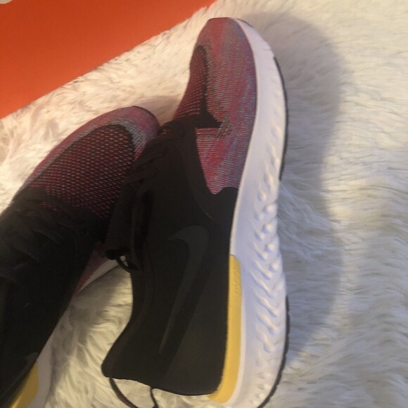 New Nike Size 9 Men’s Odyssey React 2 Flyknit Shoes Black University Red - Picture 3 of 6